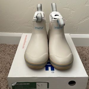 Xtratuf ankle deck boots